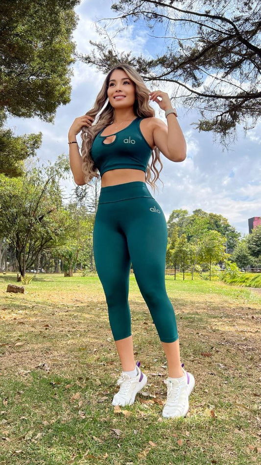 Conjunto deportivo top y legging