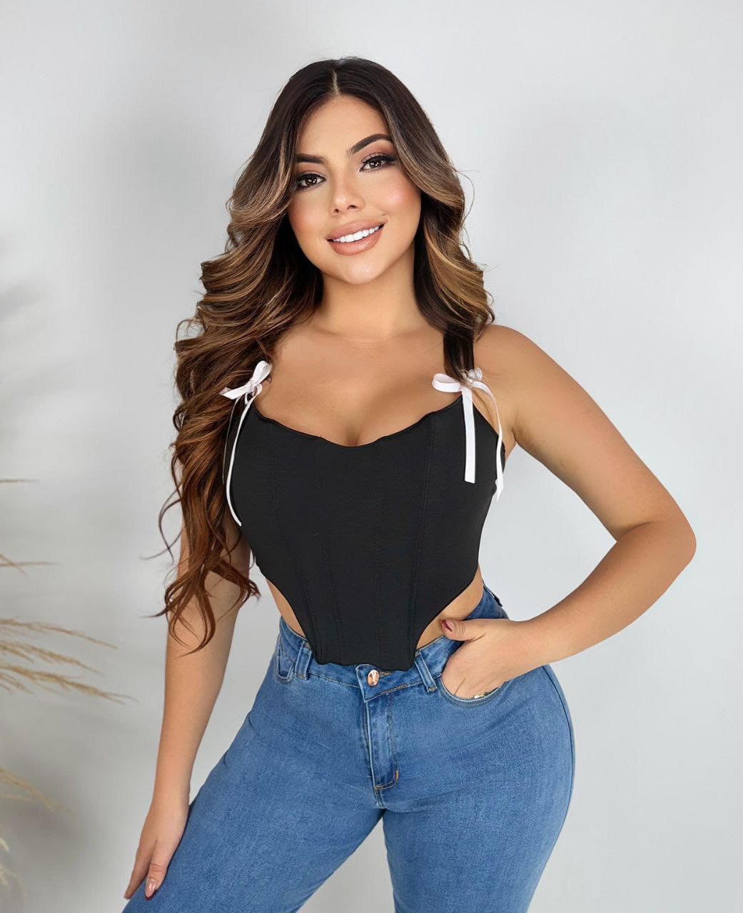 Top Corsetero con Tirantes y Lazos Decorativos