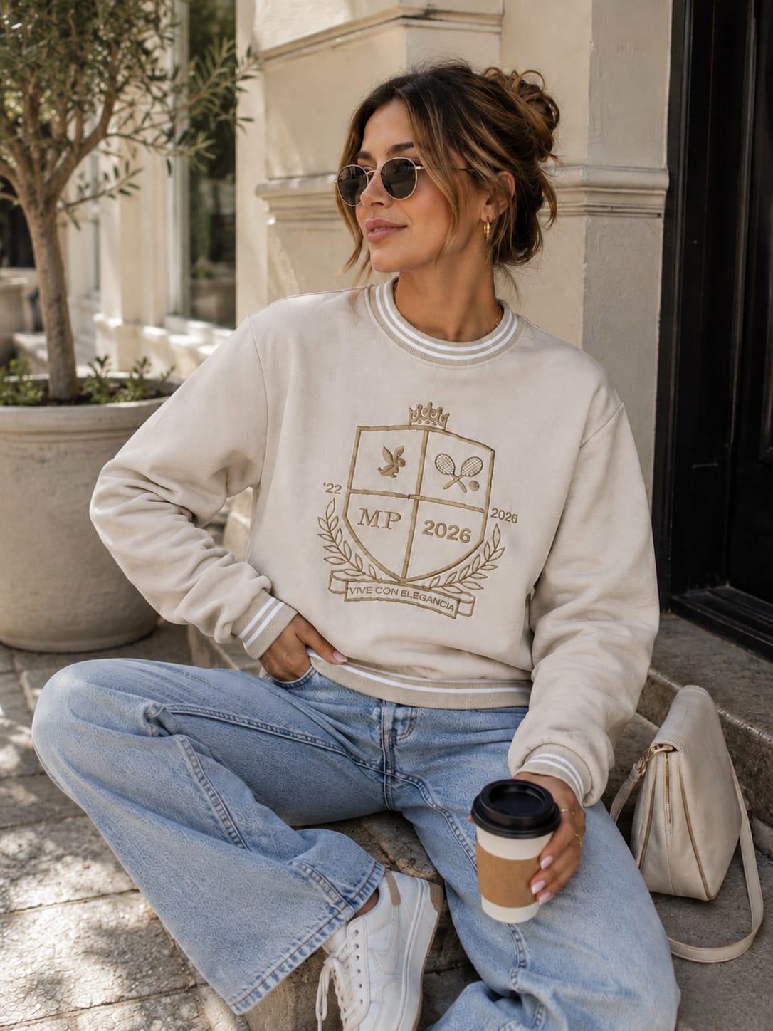 Buso Mujer Cuello Redondo Escudo Bordado Estilo Universitario