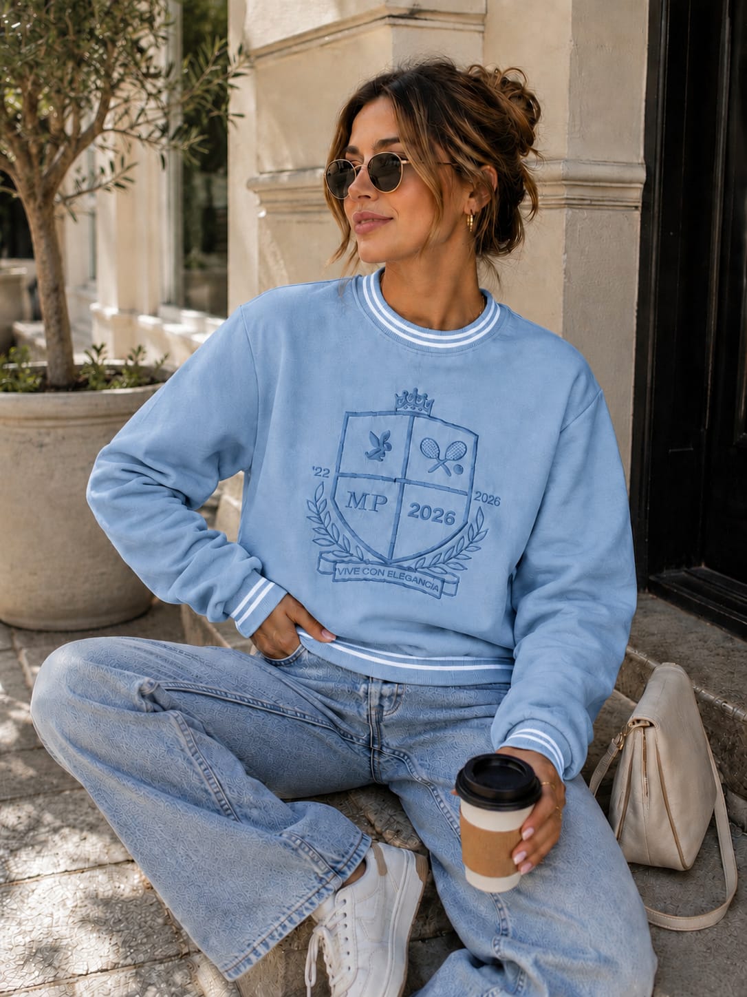 Buso Mujer Cuello Redondo Escudo Bordado Estilo Universitario