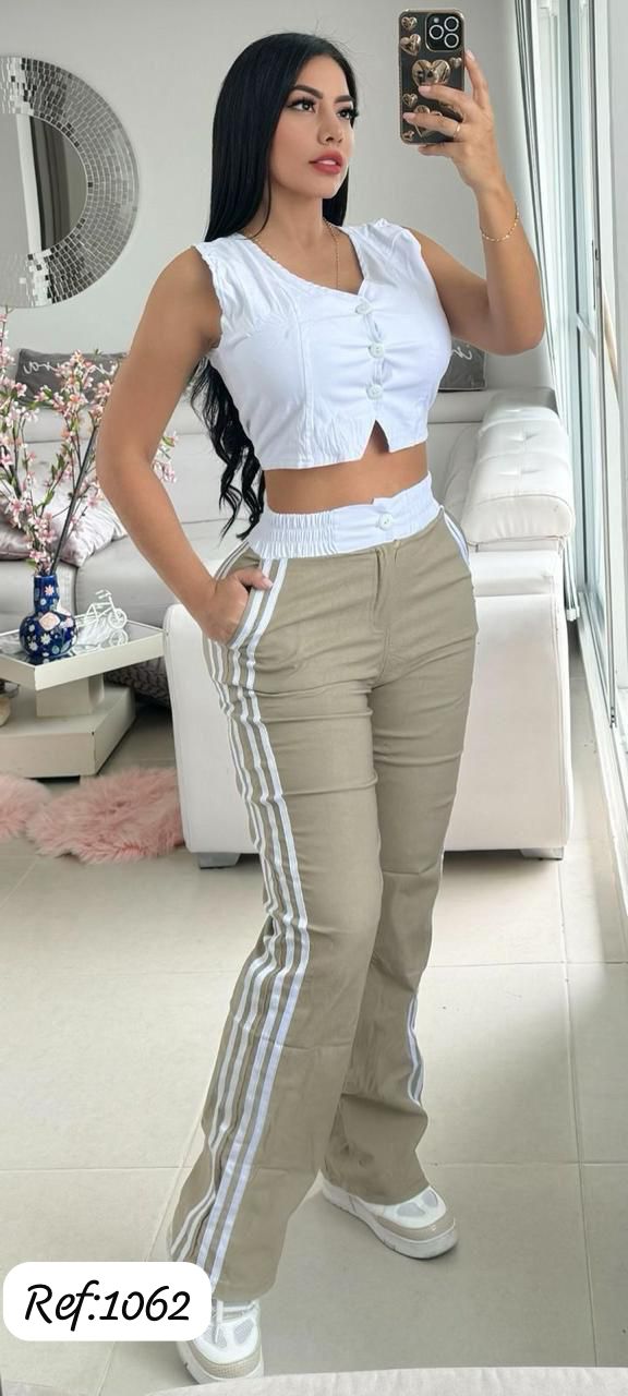 Conjunto Camisa crop con pantalón oversize